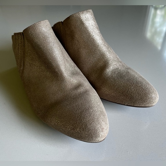 BCBG Lori Metallic Gold Leather Mule Ladies Size 12 - Picture 8 of 10